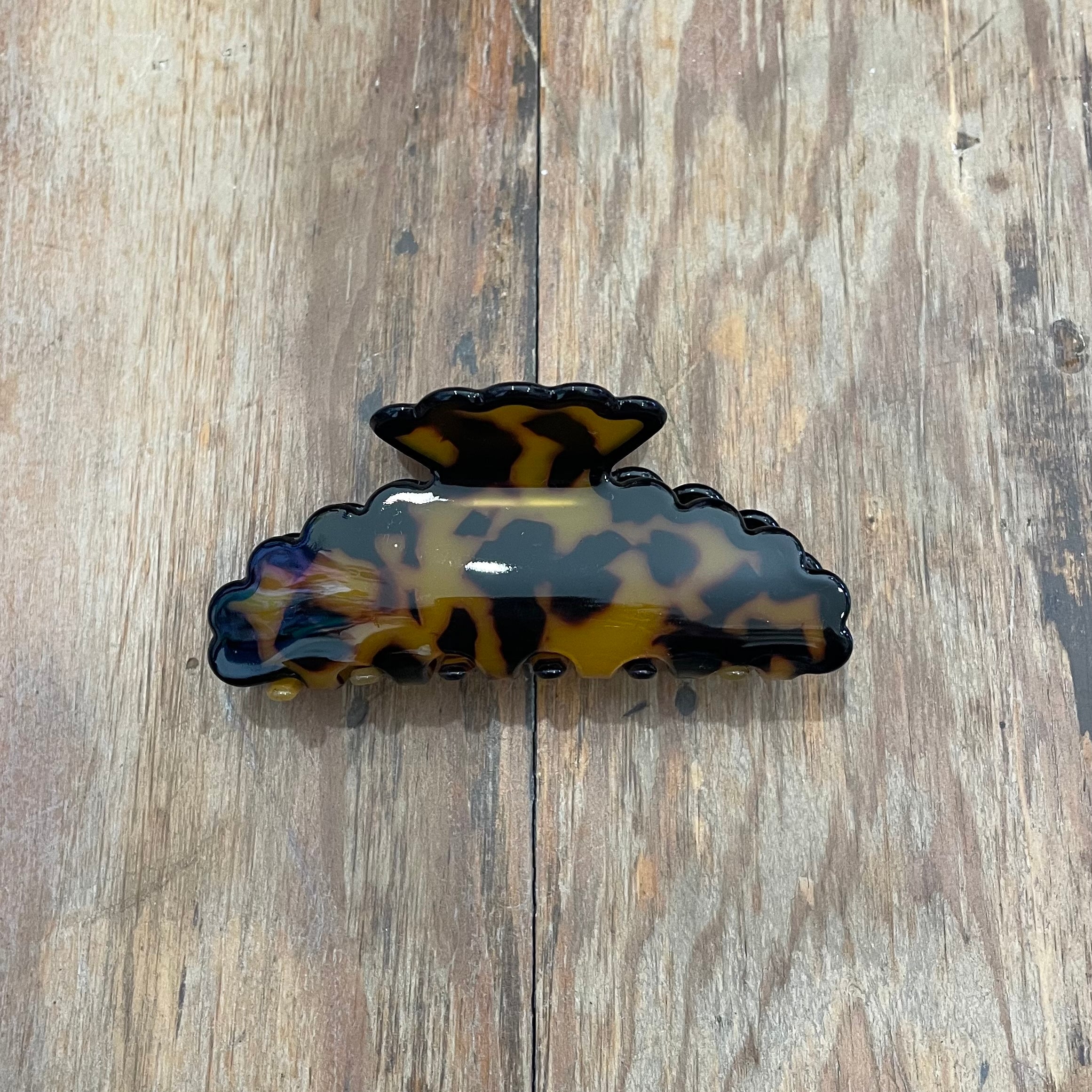 Scalloped Edge Claw Clip