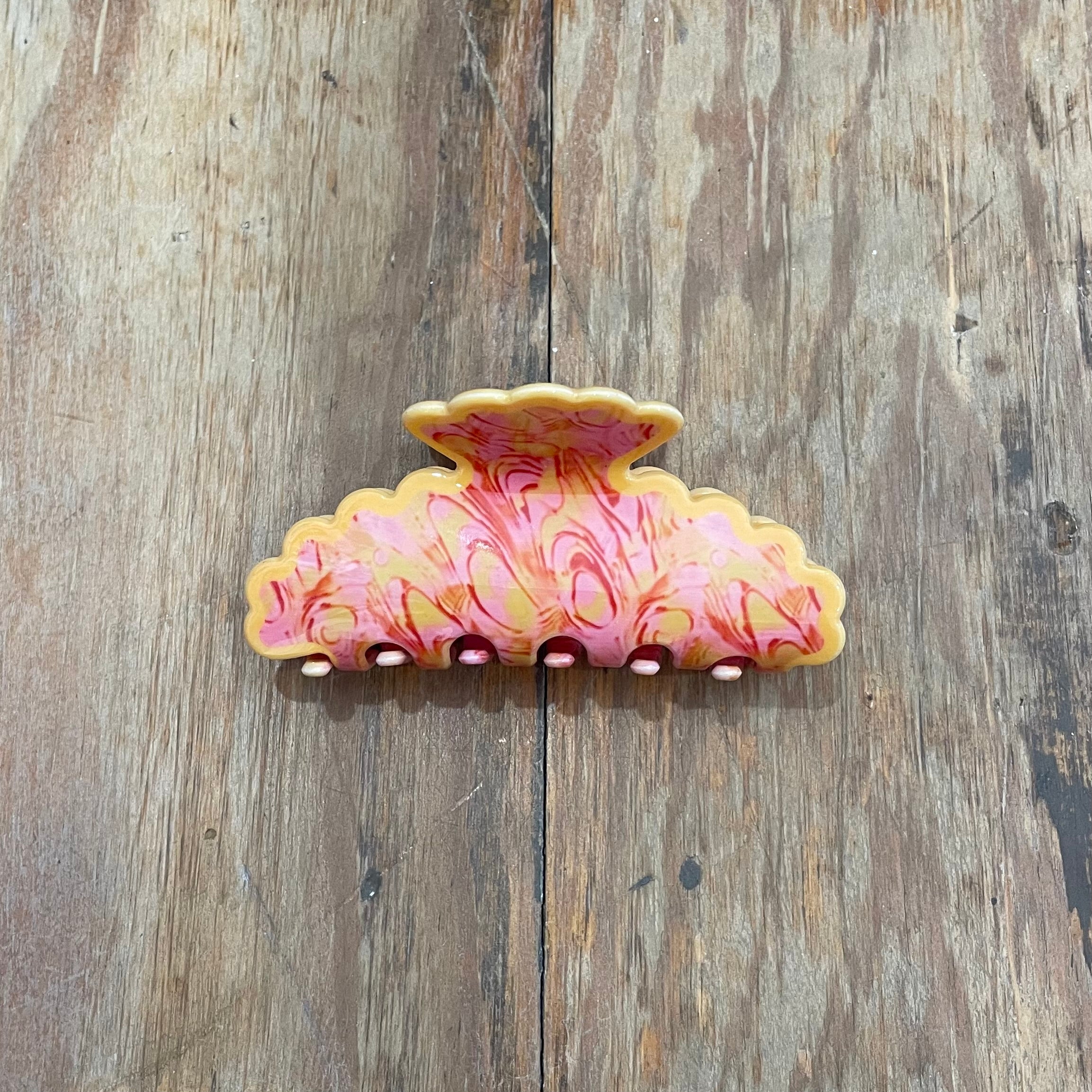 Scalloped Edge Claw Clip