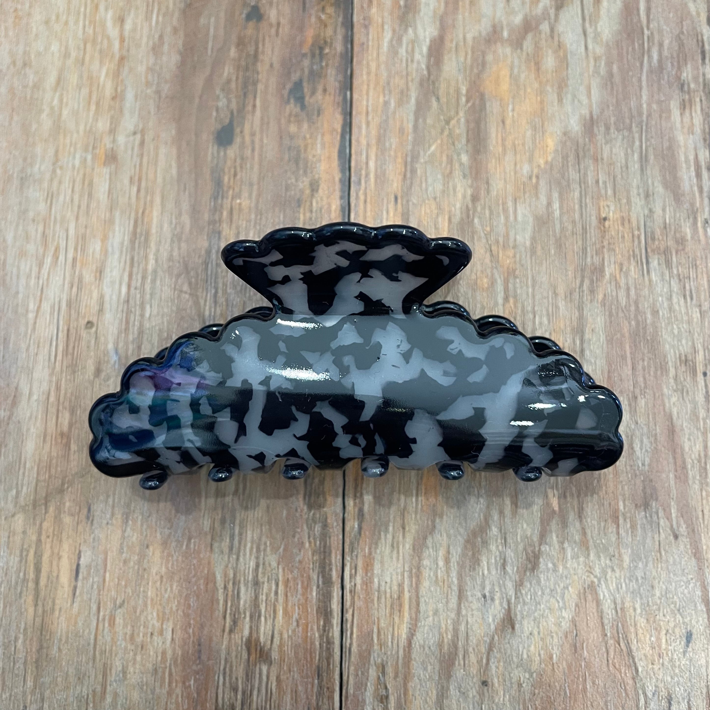 Scalloped Edge Claw Clip