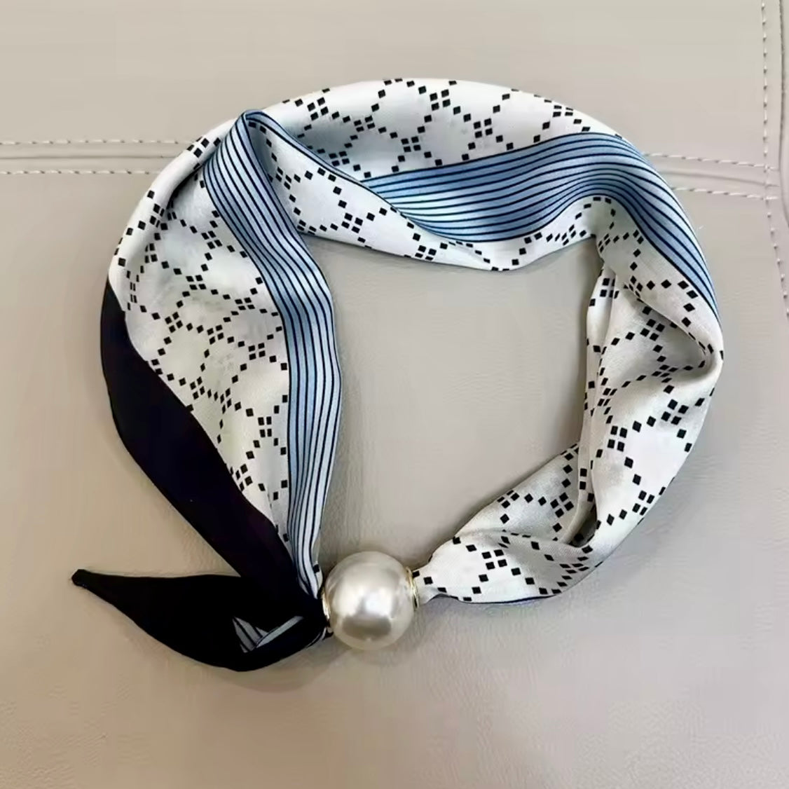 Magnetic Pearl Scarf