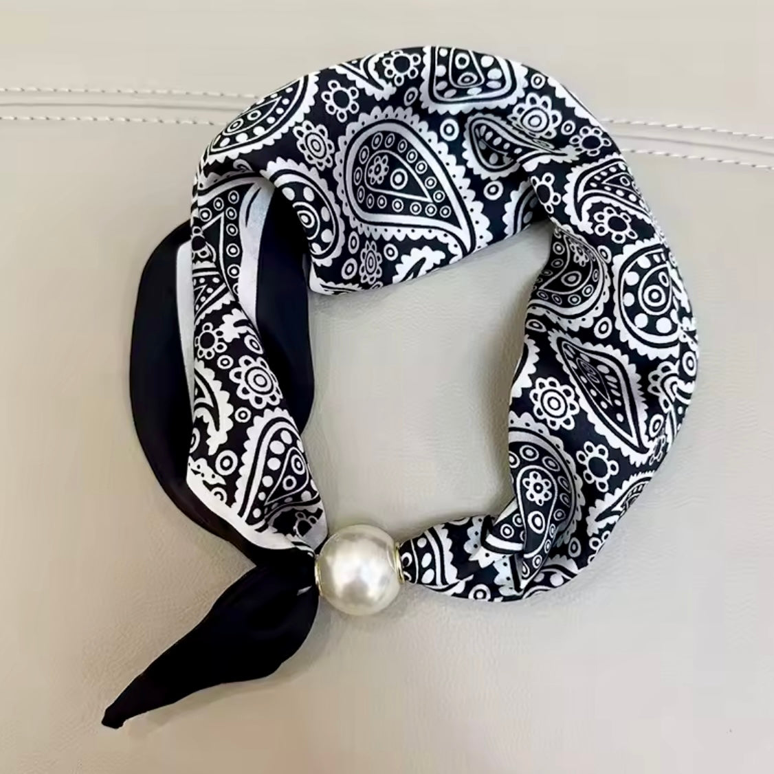 Magnetic Pearl Scarf